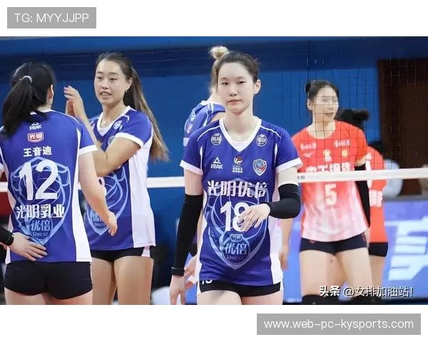 女排强攻连续命中：展现巅峰实力的拳击之舞